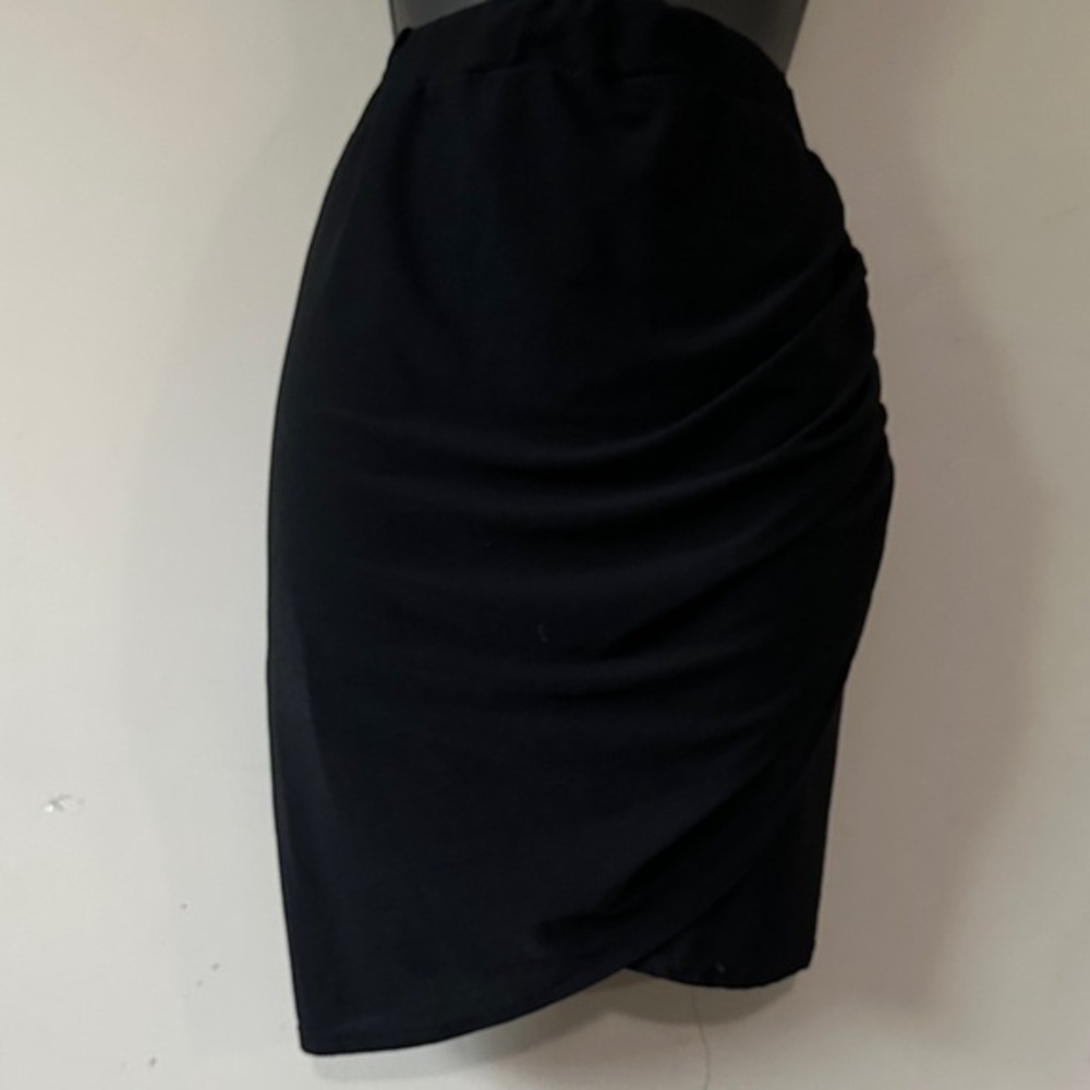 Pretty Little Thing Black Women's bodycon ruched Skirt  14
